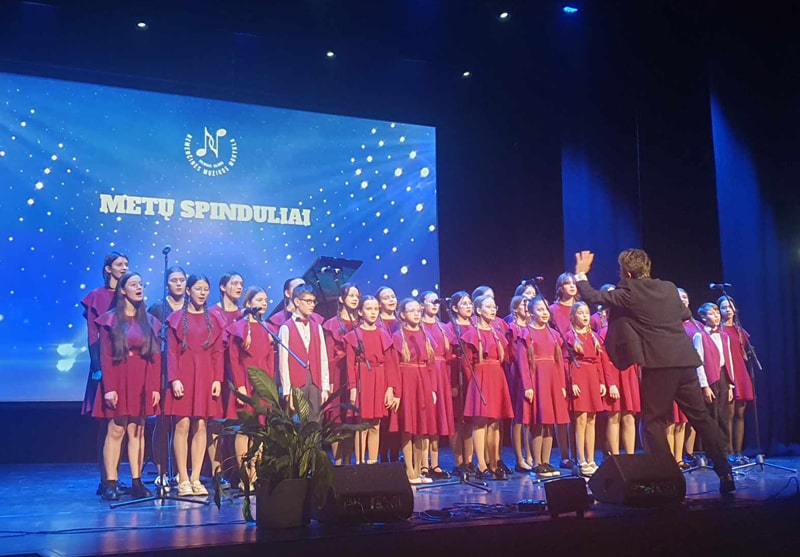 metų spinduliai