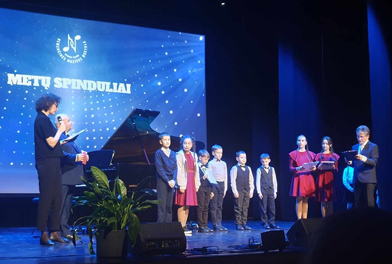 metų spinduliai